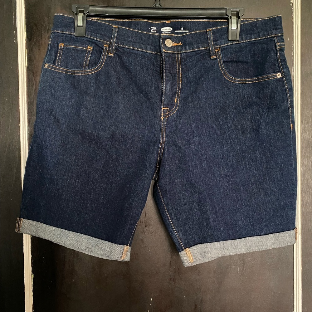 Old Navy high waisted size 16 denim jeans with rolled cuff